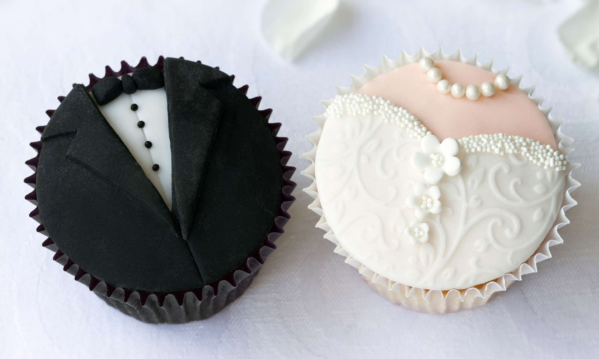 Itty Bitty Wedding Cake Alternatives