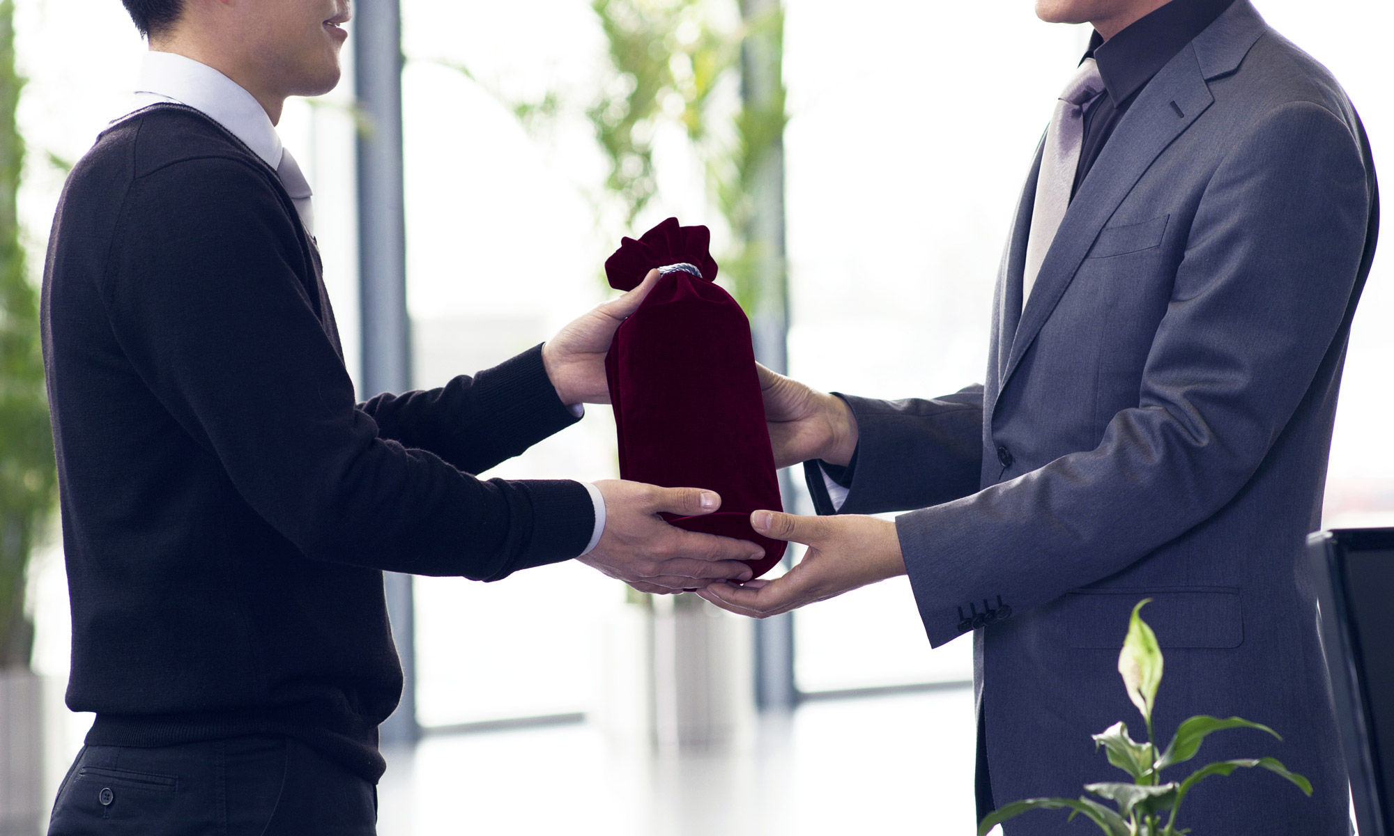 The Etiquette and Ethics of Business Meeting Gifts